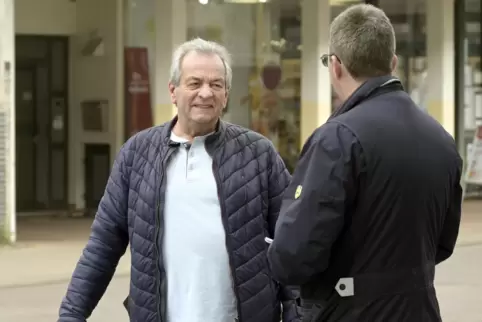 Hat in Rheingönheim seine Mutter besucht: Karl-Heinz Gräf (links). 