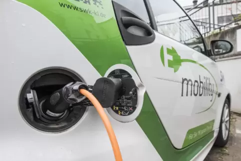 E-Autos, E-Bikes und Lastenräder dürfen an dem Abend bei Testfahrten ausprobiert werden. Die SWK stellen zudem ihr neues E-Car-S