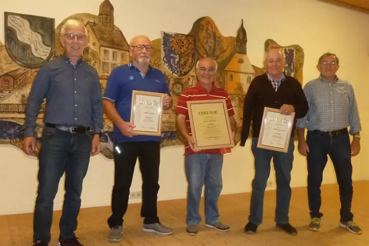 Von links nach rechts: Lothar Baur (Vorstand), Rainer Hundt, Dieter Börtzler, Albert Müller, Herbert Berwanger (Vorstand)