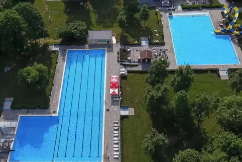 Das Waldmohrer Freibad soll für insgesamt 6,3 Millionen Euro auf Vordermann gebracht werden. 