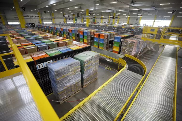 Im Juni ging in Kaiserslautern ein Amazon-Verteilzentrum in Betrieb. Mit 4400 Quadratmetern ist es allerdings auf einer weit kle