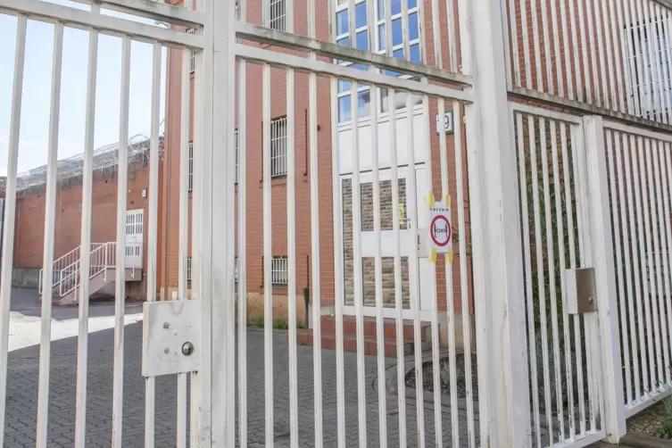 Eine in Zweibrücken inhaftierte Mörderin hat sich vergangenen Woche abgesetzt. 