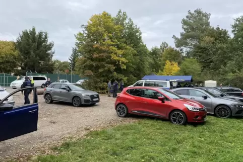 Mehrere Autofahrer wurden von den Polizisten gleichzeitig kontrolliert und teilweise auf Drogen getestet. 