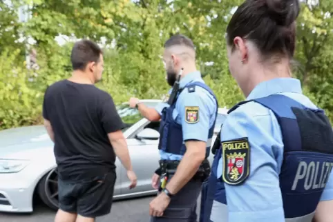 Bei Kontrollen auf Alkohol oder Drogen müssen auffällige Autofahrer immer kleine Geschicklichkeitstests machen. 