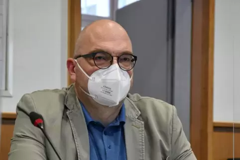 Der ehemalige Homburger Bürgermeister Klaus Roth (CDU) beim Prozessauftakt unter der Anklage des Betrugs und der Untreue am 29. 
