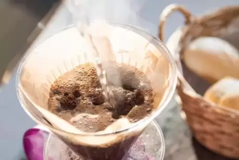 Wie kommt eigentlich das Koffein aus dem Kaffee?