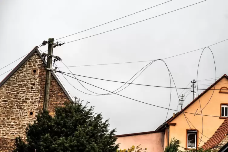 Die Oberleitung in Standenb&uuml;hl wurde gekappt.