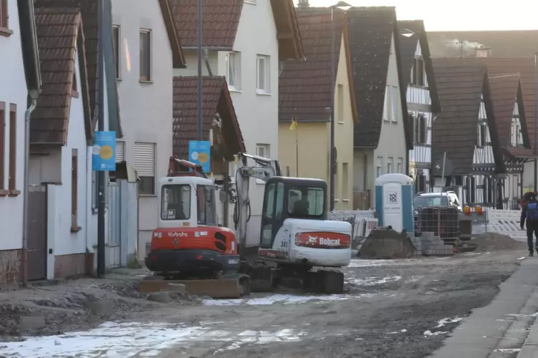 Ein Bild aus der Vergangenheit: Der Ausbau der Rheinstra&szlig;e ist beendet.