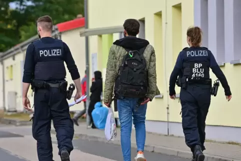 In Brandenburg und Sachsen füllen sich die Aufnahmeeinrichtungen mit Menschen, die aus Irak, Syrien oder Afghanistan über Belaru