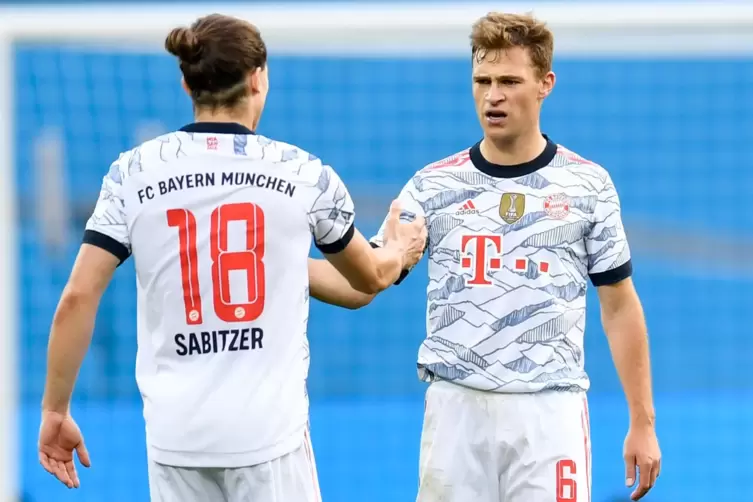  M&uuml;nchens Joshua Kimmich (Bild rechts) begr&uuml;ndet, warum er sich bislang noch nicht gegen das Coronavirus hat impfen lassen. 