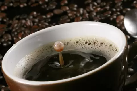 Entkoffeinierter Kaffee darf wenig Koffein enthalten.
