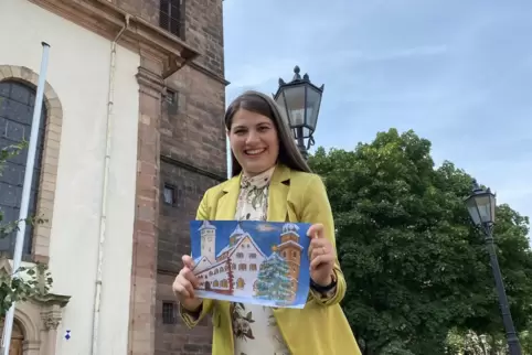 Saskia Teucke mit dem Bild, das den Kalender ziert. 