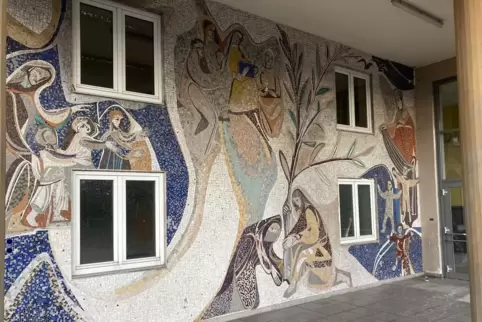 Der Kunstverein fordert die Erhaltung des Mosaiks und seine Integration in den Neubau. 