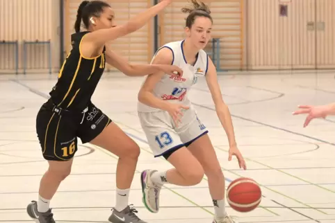 Anika Soltau (rechts) vom TSV Speyer-Schifferstadt.