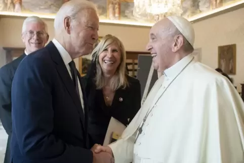 Auf dem alten Kontinent: US-Präsident Joe Biden wurde am Freitag von Papst Franziskus empfangen. 