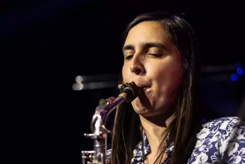  Dramatische Inszenierung: Saxophonistin Sarah Chaksad.