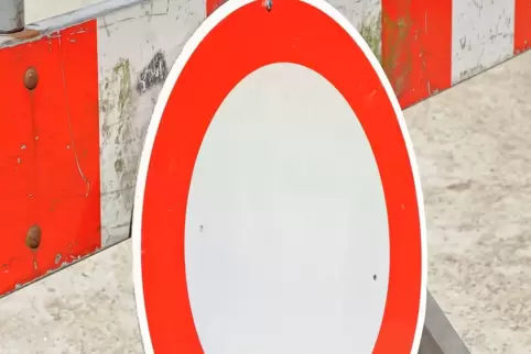 Die Ortseinfahrt von Berghausen ist derzeit komplett gesperrt. 