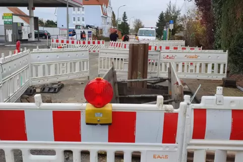 Germersheimer Straße am Ortseingang von Berghausen: Dort kam es am Donnerstagvormittag erneut zu einem Wasserrohrbruch.