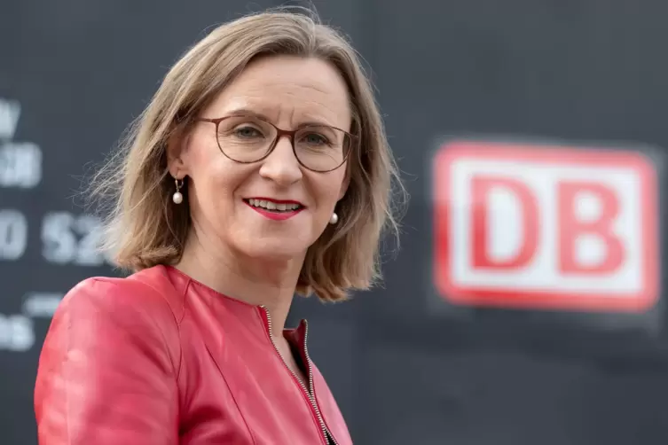 Die aktuelle DB-Cargo-Chefin Sigrid Nikutta könnte eine zentrale Rolle im Streit um die DB-Struktur spielen. Bei FDP und Grünen 