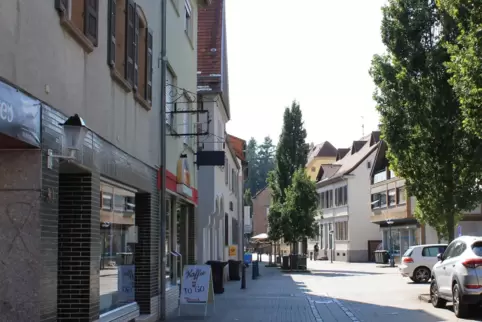 Blick in die Ortsmitte von Winnweiler. Wer hier baut oder umbaut, muss für Parkplätze sorgen. 