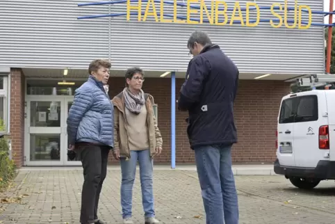 Anneliese Hartwich und Petra Winter im Gespräch mit Volker Endres.