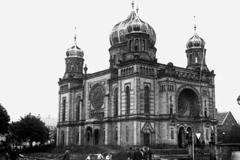 Das jüdische Leben in Kaiserslautern wurde die prächtige Synagoge repräsentiert, die 1938 noch vor der „Reichskristallnacht“ ges