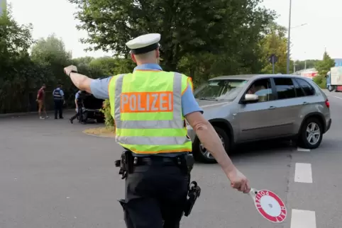 Viele Autofahrer gingen der Polizei in Wörth im Laufe des Montags ins Netz. 