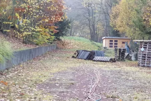 Wo noch Schulacker und Gerätehaus der IGS sind, soll künftig Sport getrieben werden. Beete und Gerätehaus werden verlegt hinter 
