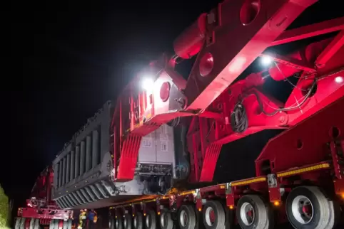 Schwertransporte finden oft nachts oder in den frühen Morgenstunden statt.