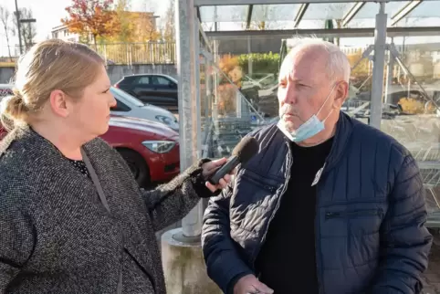 Heini Lang im Gespräch mit RHEINPFALZ-Mitarbeiterin Tanja Daub.