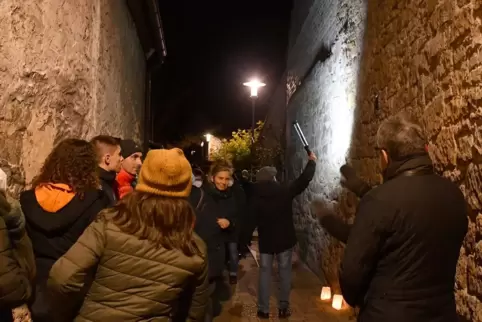 Auf den Spuren jüdischen Lebens in Wachenheim: Pierre Amblard zeigt, was heute in Wachenheim daran erinnert. Im Amalie-Helfrich-