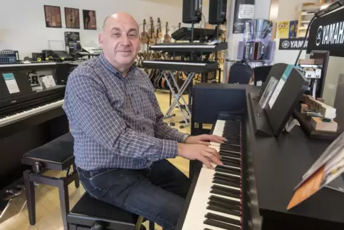 Hätte gern noch ein bisschen weitergemacht: Willi Müller, Inhaber des gleichnamigen Musikhauses in der Eisenbahnstraße. 