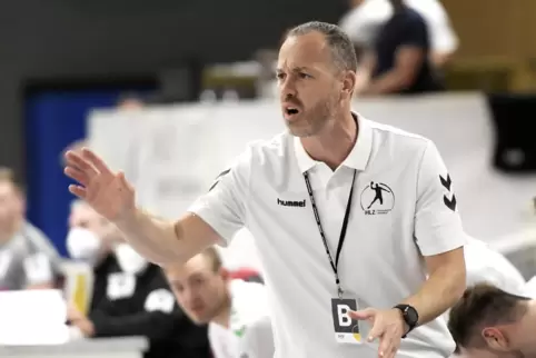 Matthias Polifka, Trainer der HSG Friesenheim-Hochdorf, hat sich vor dem Derby gegen Haßloch eine Kontaktbeschränkung verordnet.