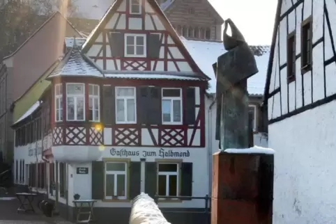 Bereich der Sonnenbrücke im Winter: Der Denkmalschutz regt Nachbesserungen an. Bereich der Sonnenbrücke im Winter: Der Denkmalschutz regt Nachbesserungen an.