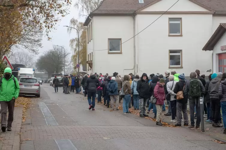 Drei Stunden sol man einplanen, sagt eine &Auml;rztin.