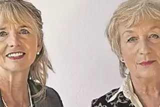 Gabriele Engel (links) und Ursula Klotmann praktizieren als systemische Therapeutinnen in Neustadt. www.ek-institut.de