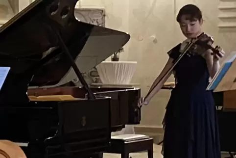 Die japanische Geigerin Fumika Mohri interpretierte Werke ihres Landsmannes Toshio Hosokawa, der Composer in Residence des Festi