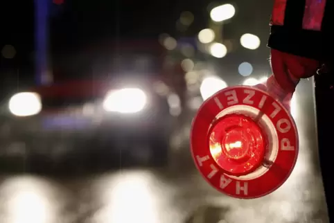 Die Polizei traf den mutmaßlichen Autofahrer in seinem Zuhause an. 