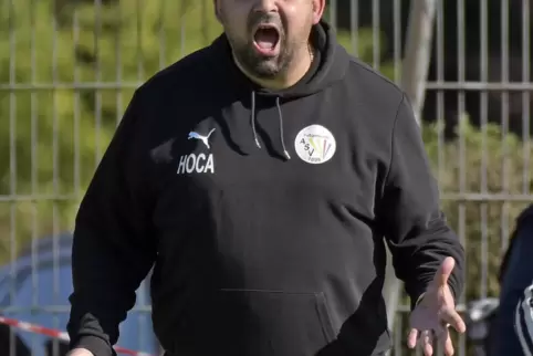 Immer motiviert, immer engagiert und immer emotional. Trainer Ediz Sari hat sich in der Region einen Namen gemacht. 