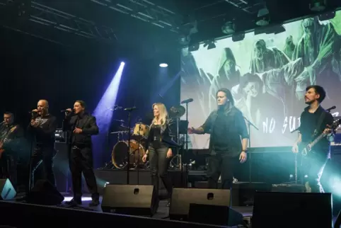 Große Show, tolles Konzert: „Dispyria“ im Kammgarn-Kasino. 
