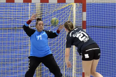 Mit der Leistung der reaktivierten Torhüterin Kendra Little war Martin Buschsieper, Trainer der TSG Friesenheim, nicht zufrieden