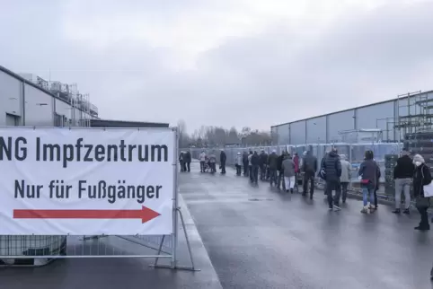 Am Anfang gab es auch beim Impfzentrum Warteschlangen. 
