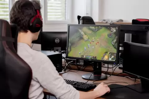 Manchmal greifen Gamer auf kostenpflichtige Zusatzinhalte innerhalb der Spiele zurück.