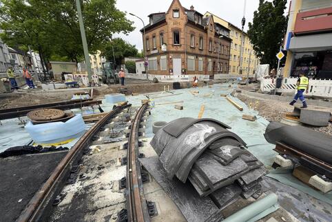Neue Schienen werden verlegt: Arbeiten im Bereich Stern-/Carl-Bosch-Straße in Alt-Friesenheim, die bereits abgeschlossen sind.