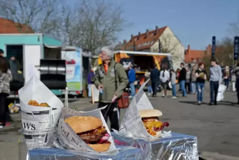 Ein Streetfoodfestival wie hier auf dem Messeplatz wünscht sich der Jugendstadtrat in der Fußgängerzone. 
