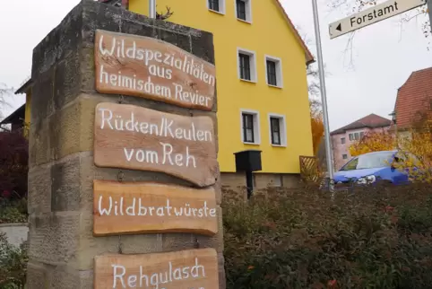 Beim Forstamt Kusel gibt es eine große Auswahl an Wildfleisch-Produkten. 