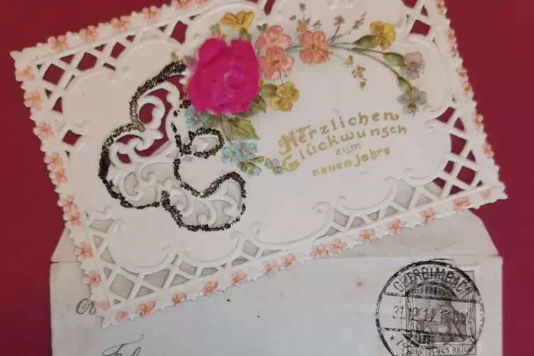 Eine Miniatur-Karte ausgestanzt und verziert. 