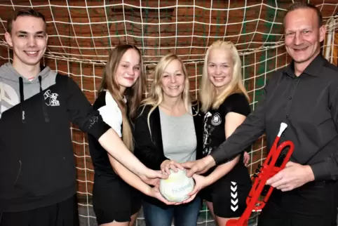 Eine echte Handball-Familie: von links Leif, Madeleine, Yvonne, Victoria und Claus Schäfer. 