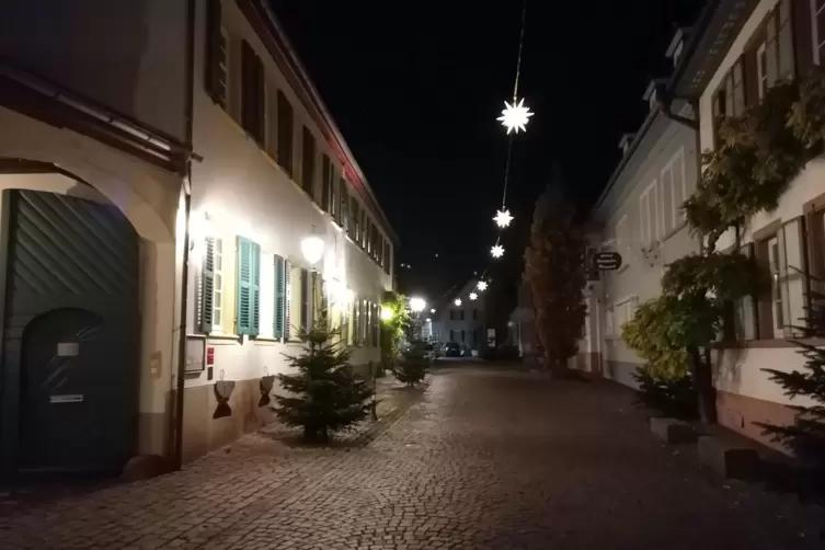 Romantik pur: Freinsheim ist schon weihnachtlich geschmückt. 