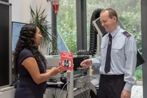 Nandini und Heiko Hengen und ihr Unternehmen sind „Partner der Feuerwehr“.